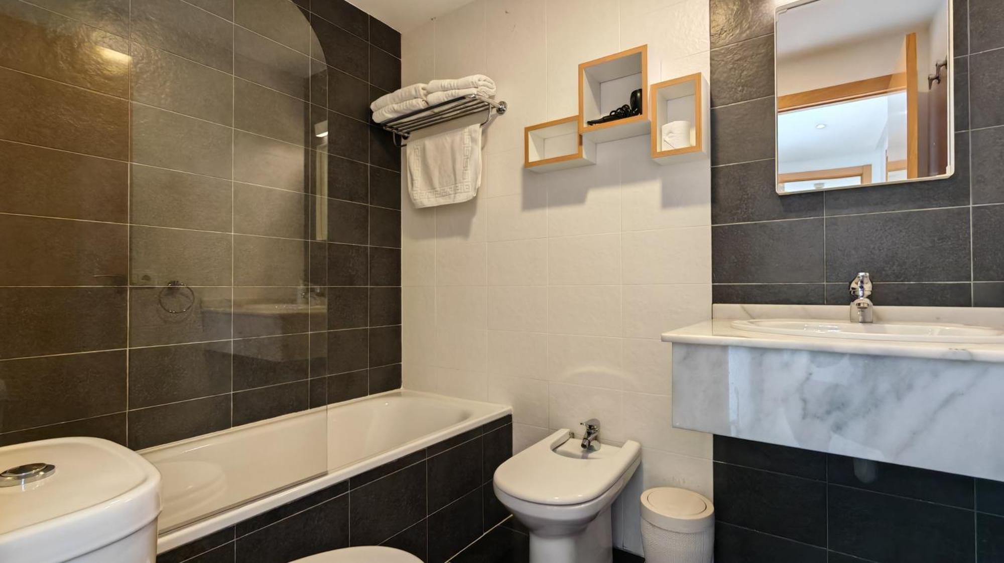 Benidorm High Rise Apartments - Sea Views - Torre Lugano Екстериор снимка